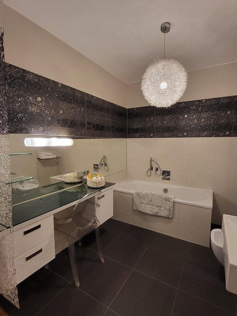 Prenájom bytu 3-izbový 86 m², Gärtnerweg 7, Frankfurt, Hesensko Prenájom bytu 3-izbový 86 m², Gärtnerweg 7, Frankfurt, Hesensko