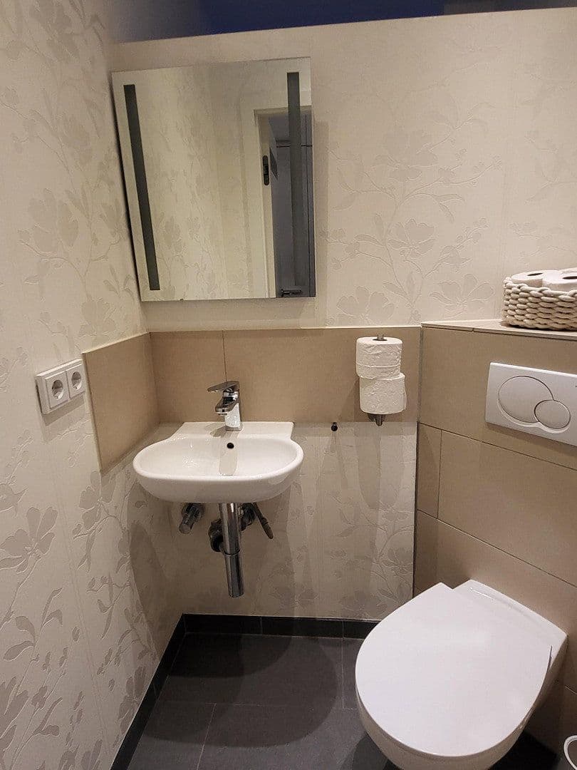 Prenájom bytu 3-izbový 86 m², Gärtnerweg 7, Frankfurt, Hesensko Prenájom bytu 3-izbový 86 m², Gärtnerweg 7, Frankfurt, Hesensko