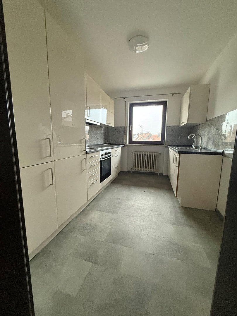 Prenájom bytu 3-izbový 107 m², Günzburg, Bavorsko Prenájom bytu 3-izbový 107 m², Günzburg, Bavorsko