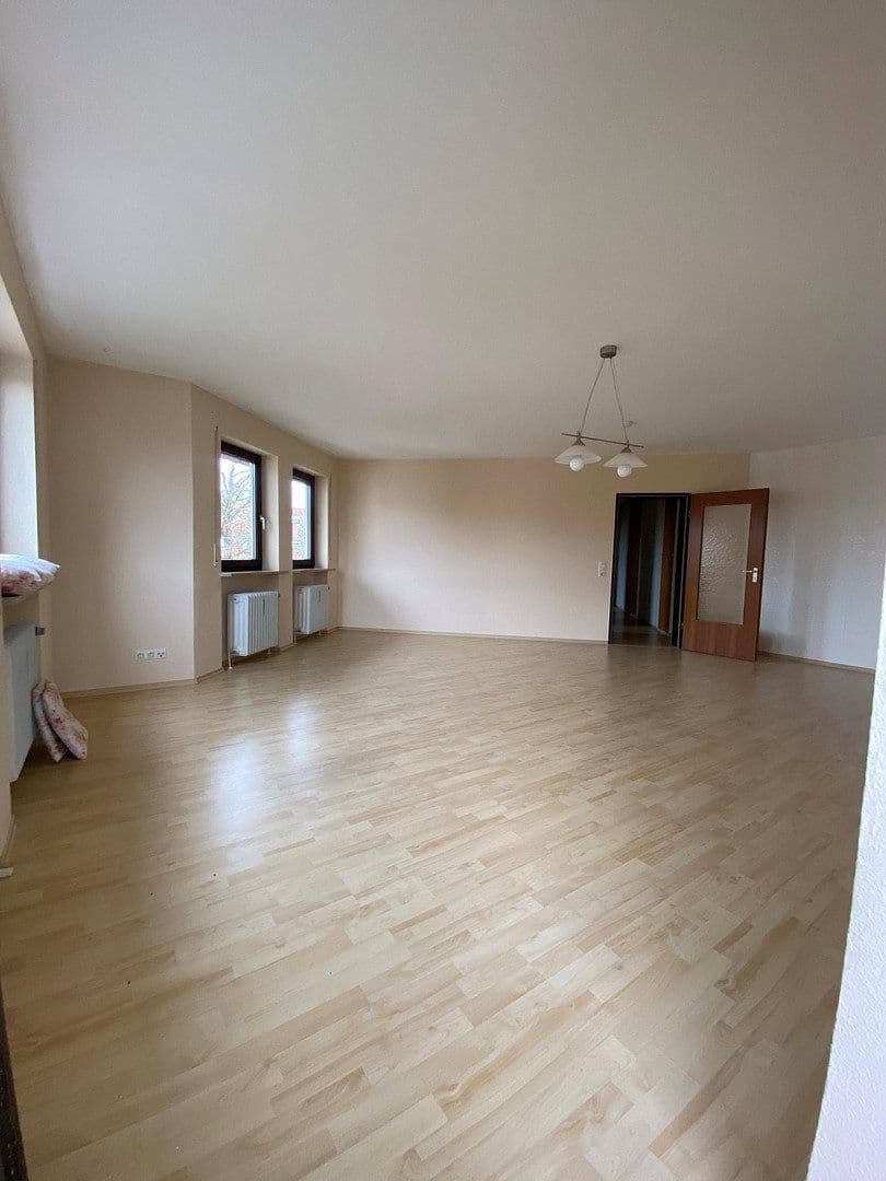 Prenájom bytu 3-izbový 107 m², Günzburg, Bavorsko Prenájom bytu 3-izbový 107 m², Günzburg, Bavorsko