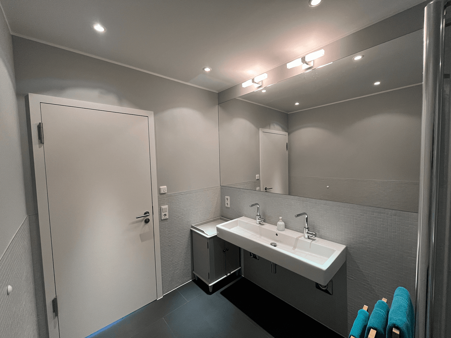 Prenájom bytu 3-izbový 120 m², Berlin, Berlín Prenájom bytu 3-izbový 120 m², Berlin, Berlín