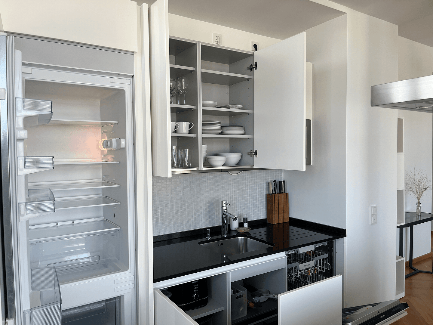 Prenájom bytu 3-izbový 120 m², Berlin, Berlín Prenájom bytu 3-izbový 120 m², Berlin, Berlín