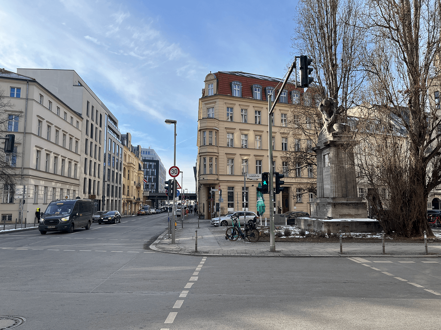 Prenájom bytu 3-izbový 120 m², Berlin, Berlín Prenájom bytu 3-izbový 120 m², Berlin, Berlín