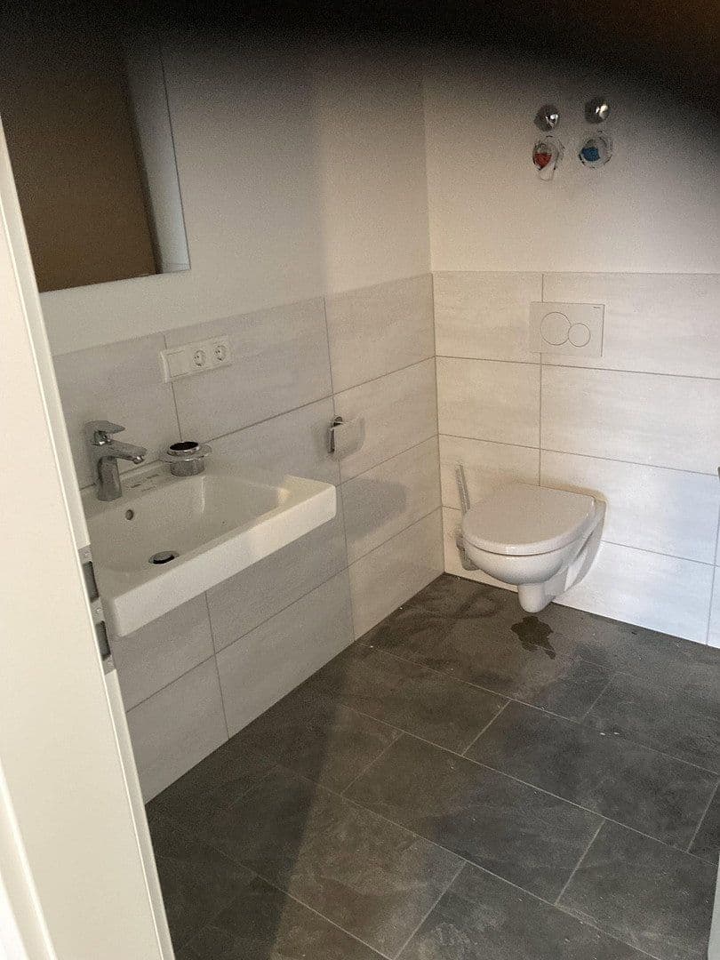 Prenájom domu 160 m², pozemek 450 m², Carlo Schellemannstr 26B, Eggenfelden, Bavorsko Prenájom domu 160 m², pozemek 450 m², Carlo Schellemannstr 26B, Eggenfelden, Bavorsko