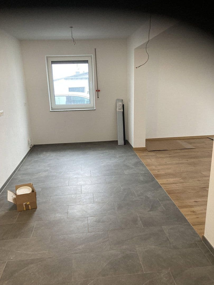 Prenájom domu 160 m², pozemek 450 m², Carlo Schellemannstr 26B, Eggenfelden, Bavorsko Prenájom domu 160 m², pozemek 450 m², Carlo Schellemannstr 26B, Eggenfelden, Bavorsko
