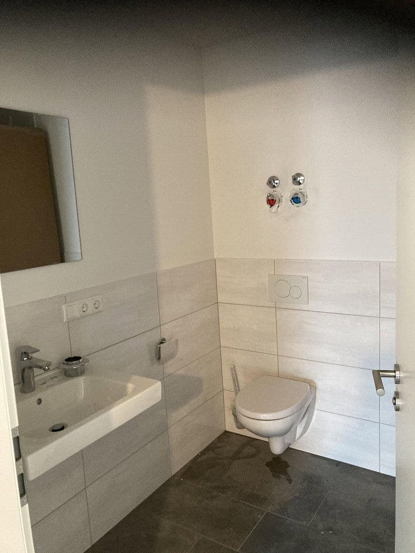 Prenájom domu 160 m², pozemek 450 m², Carlo Schellemannstr 26B, Eggenfelden, Bavorsko Prenájom domu 160 m², pozemek 450 m², Carlo Schellemannstr 26B, Eggenfelden, Bavorsko