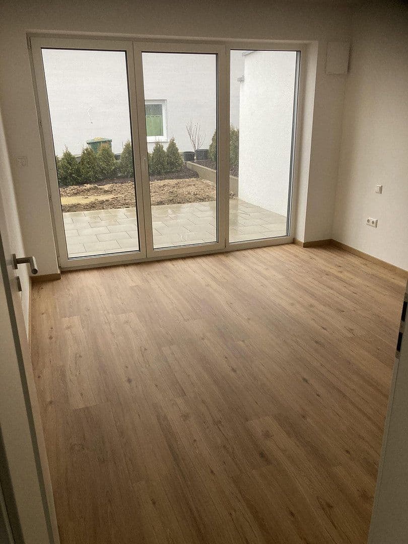 Prenájom domu 160 m², pozemek 450 m², Carlo Schellemannstr 26B, Eggenfelden, Bavorsko Prenájom domu 160 m², pozemek 450 m², Carlo Schellemannstr 26B, Eggenfelden, Bavorsko