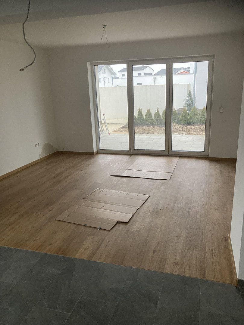 Prenájom domu 160 m², pozemek 450 m², Carlo Schellemannstr 26B, Eggenfelden, Bavorsko Prenájom domu 160 m², pozemek 450 m², Carlo Schellemannstr 26B, Eggenfelden, Bavorsko