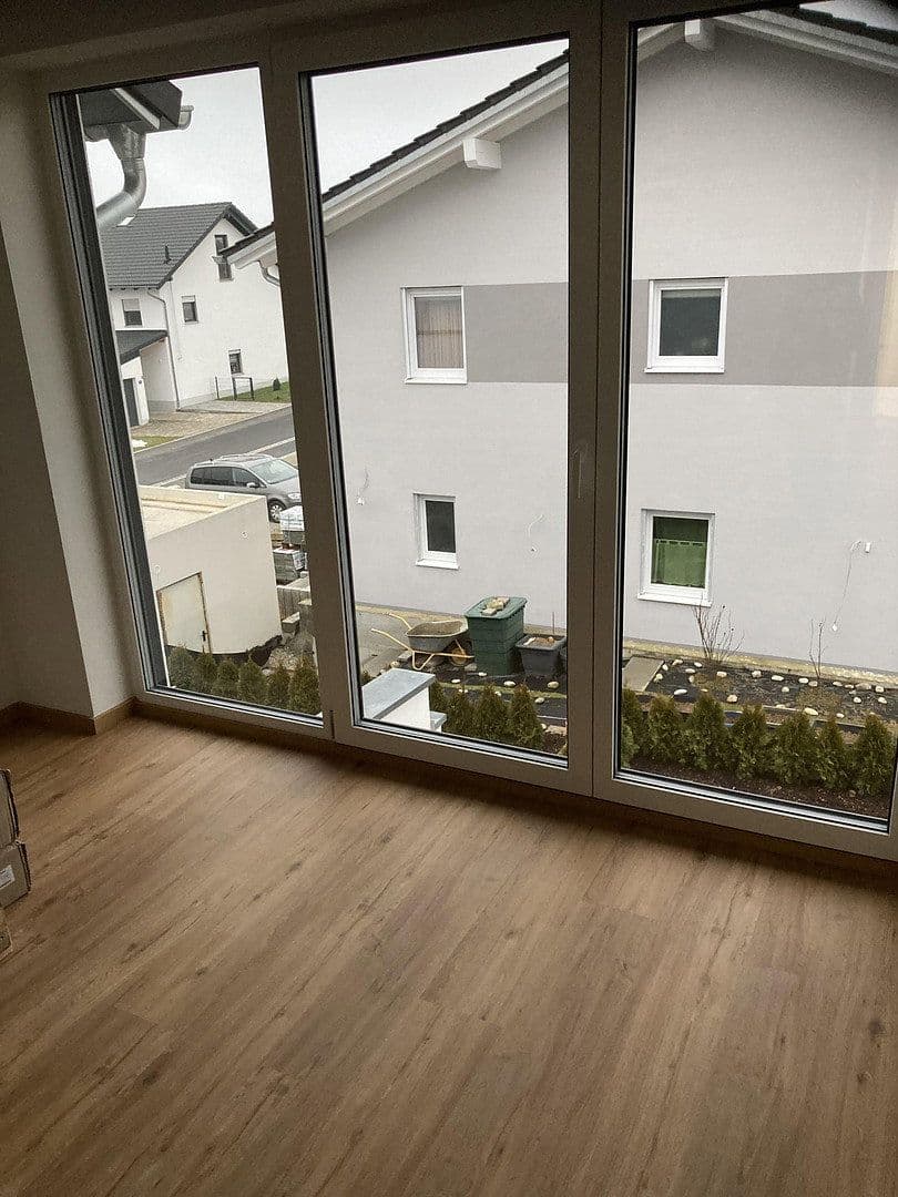 Prenájom domu 160 m², pozemek 450 m², Carlo Schellemannstr 26B, Eggenfelden, Bavorsko Prenájom domu 160 m², pozemek 450 m², Carlo Schellemannstr 26B, Eggenfelden, Bavorsko