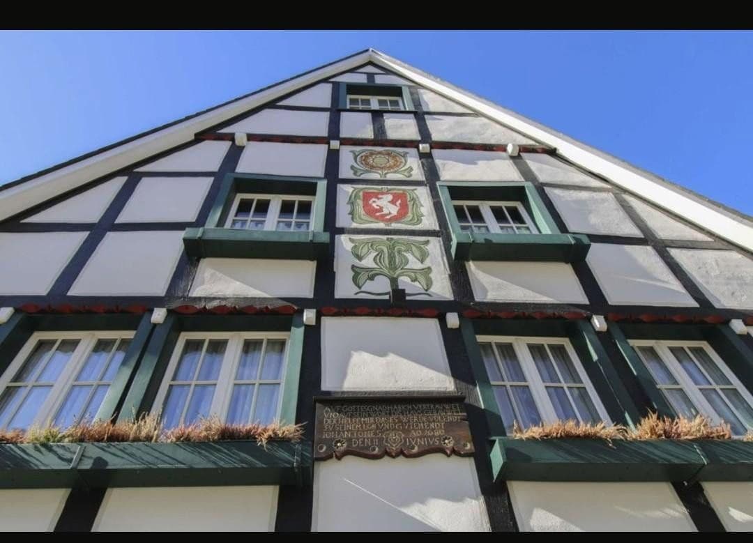 Predaj domu 733 m², pozemek 1.239 m², Wuppertal, Severné Porýnie - Westfálsko Predaj domu 733 m², pozemek 1.239 m², Wuppertal, Severné Porýnie - Westfálsko