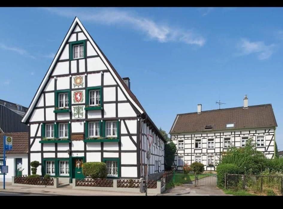 Predaj domu 733 m², pozemek 1.239 m², Wuppertal, Severné Porýnie - Westfálsko Predaj domu 733 m², pozemek 1.239 m², Wuppertal, Severné Porýnie - Westfálsko