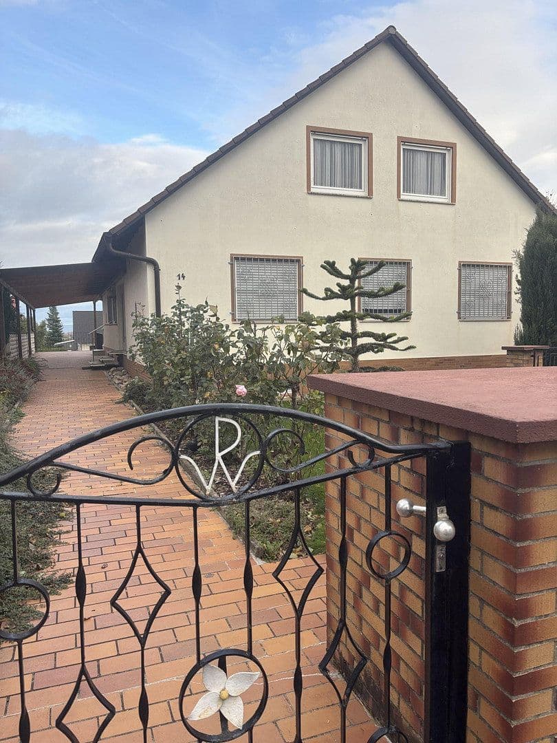 Predaj domu 205 m², pozemek 635 m², Worms, Porýnie-Falcko Predaj domu 205 m², pozemek 635 m², Worms, Porýnie-Falcko