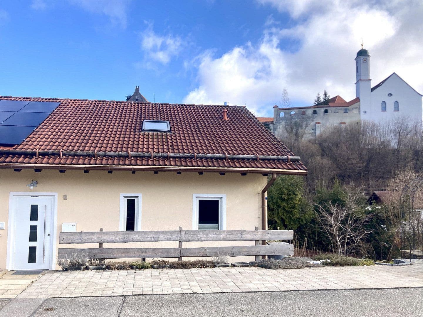 Predaj domu 161 m², pozemek 355 m², Isen, Bavorsko Predaj domu 161 m², pozemek 355 m², Isen, Bavorsko