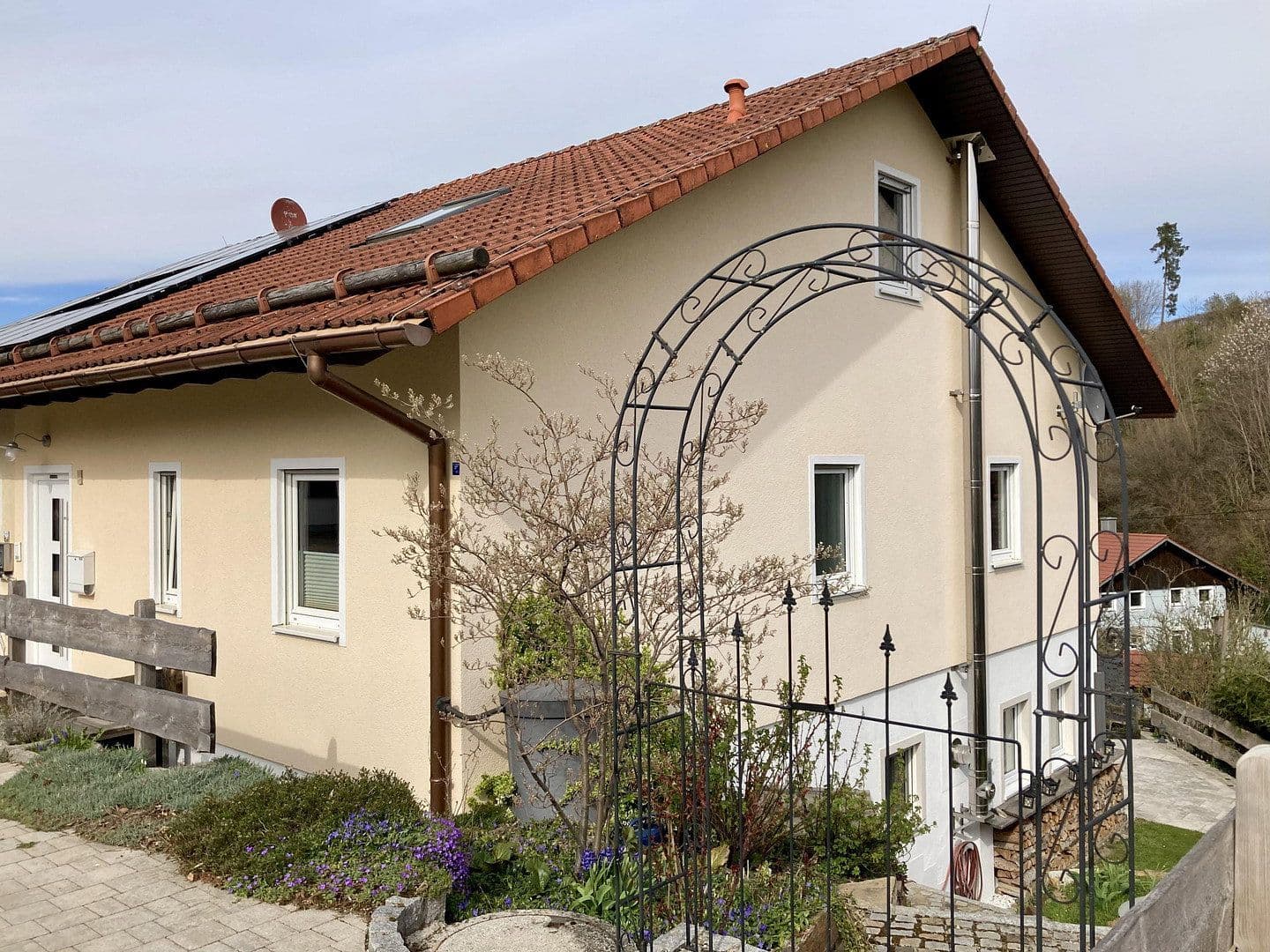 Predaj domu 161 m², pozemek 355 m², Isen, Bavorsko Predaj domu 161 m², pozemek 355 m², Isen, Bavorsko