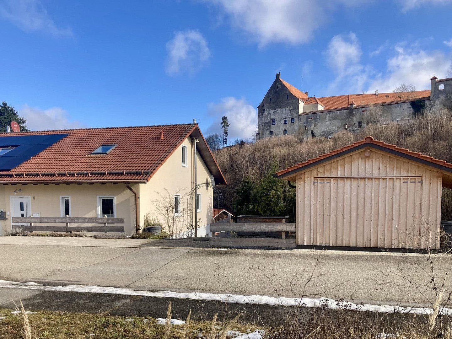 Predaj domu 161 m², pozemek 355 m², Isen, Bavorsko Predaj domu 161 m², pozemek 355 m², Isen, Bavorsko