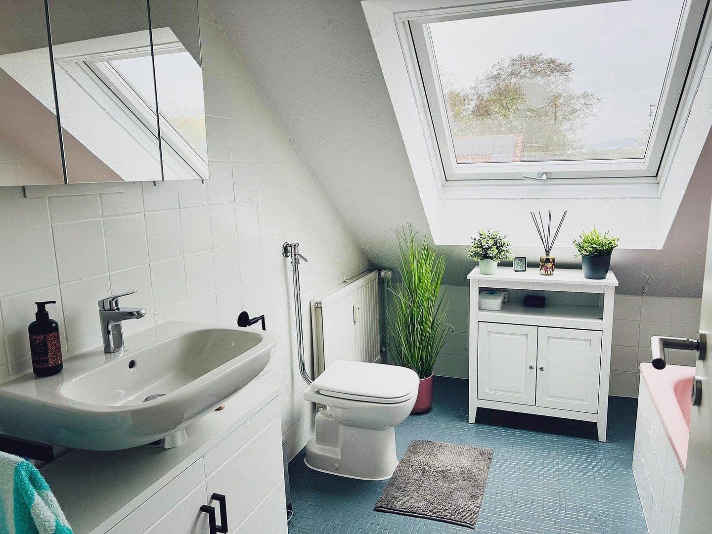 Predaj domu 306 m², pozemek 629 m², Ellerstadt, Porýnie-Falcko Predaj domu 306 m², pozemek 629 m², Ellerstadt, Porýnie-Falcko