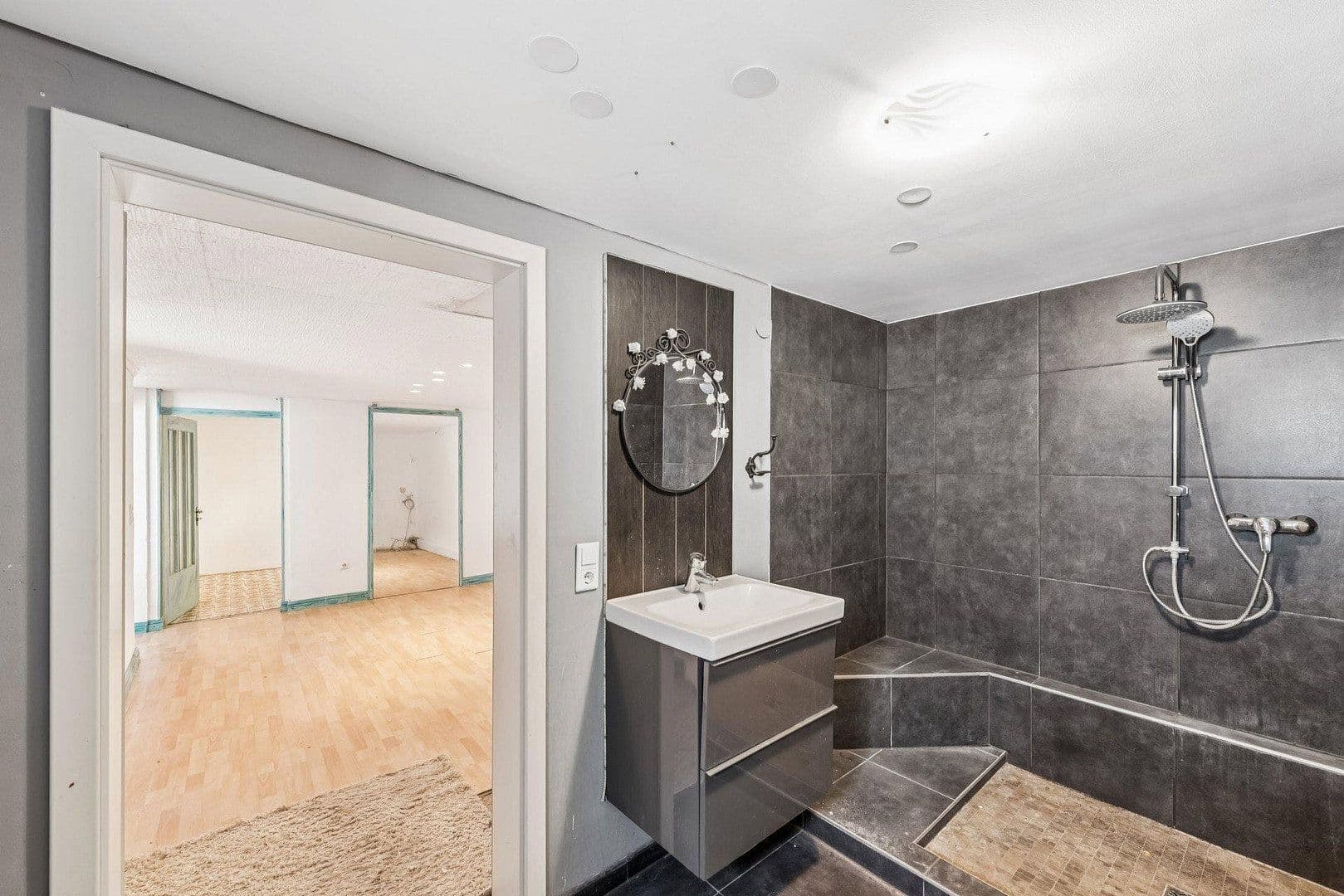 Prenájom bytu 3-izbový 180 m², Bergheim, Severné Porýnie - Westfálsko Prenájom bytu 3-izbový 180 m², Bergheim, Severné Porýnie - Westfálsko