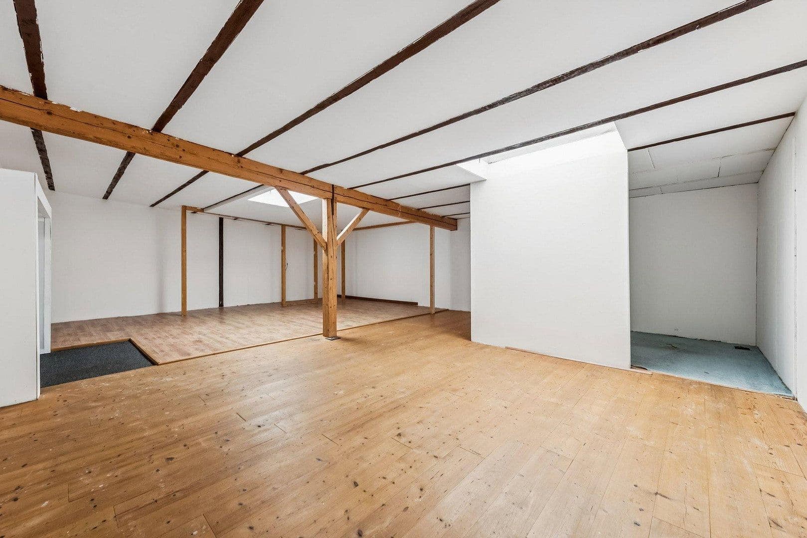 Prenájom bytu 3-izbový 180 m², Bergheim, Severné Porýnie - Westfálsko Prenájom bytu 3-izbový 180 m², Bergheim, Severné Porýnie - Westfálsko