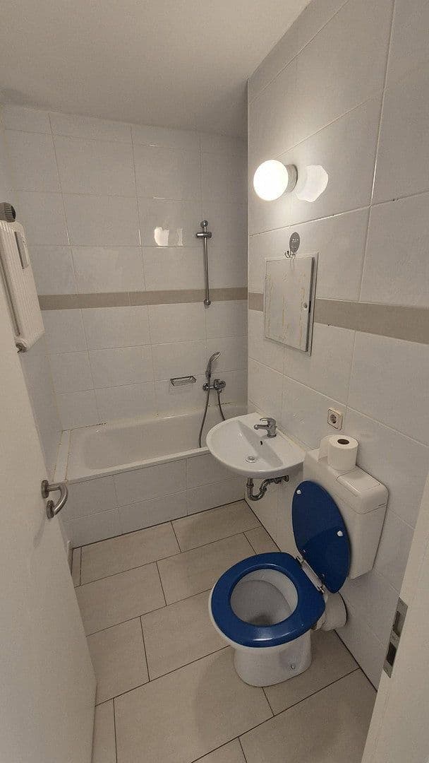 Prenájom bytu 1-izbový 30 m², Nennhauser Damm, Berlin, Berlín Prenájom bytu 1-izbový 30 m², Nennhauser Damm, Berlin, Berlín