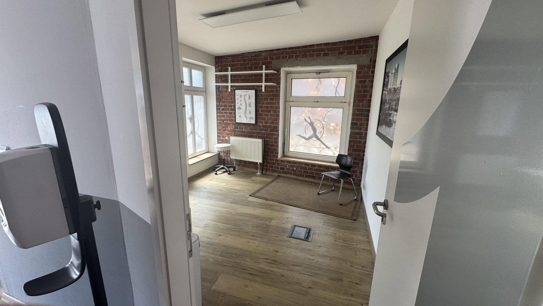 Prenájom kancelárie 130 m², Neusser Str. 1b, Dormagen, Severné Porýnie - Westfálsko Prenájom kancelárie 130 m², Neusser Str. 1b, Dormagen, Severné Porýnie - Westfálsko