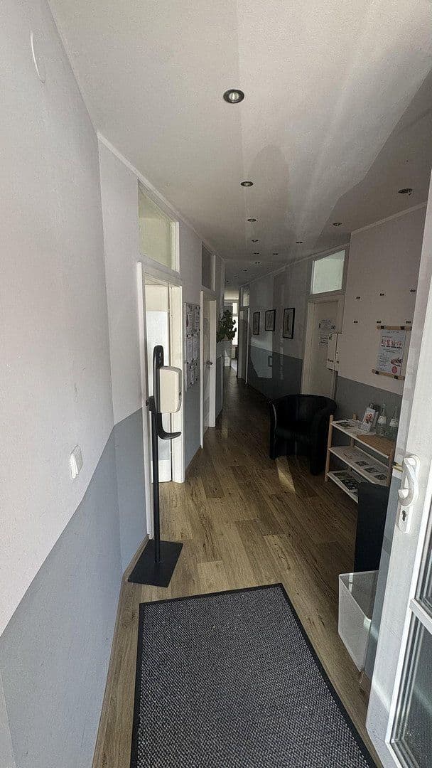 Prenájom kancelárie 130 m², Neusser Str. 1b, Dormagen, Severné Porýnie - Westfálsko Prenájom kancelárie 130 m², Neusser Str. 1b, Dormagen, Severné Porýnie - Westfálsko