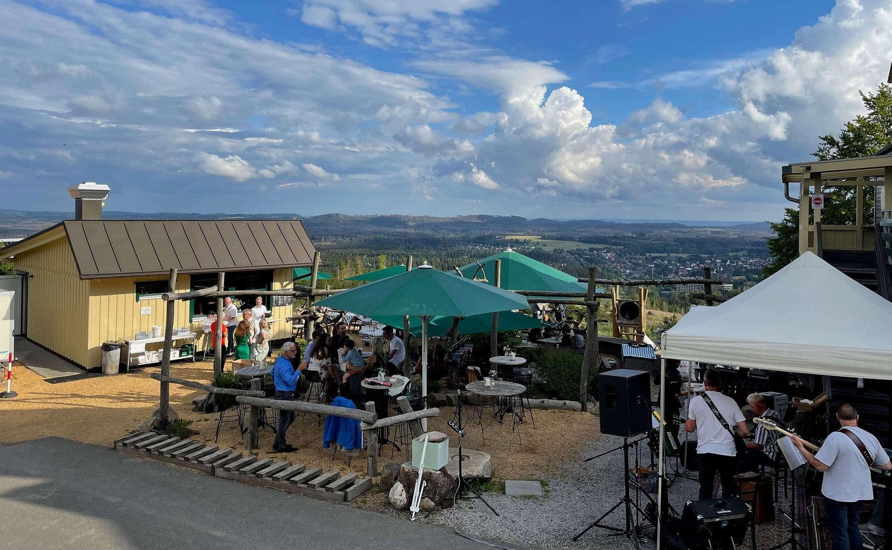 Predaj domu 460 m², pozemek 2.041 m², Rodelhaus 1, Braunlage, Dolné Sasko Predaj domu 460 m², pozemek 2.041 m², Rodelhaus 1, Braunlage, Dolné Sasko