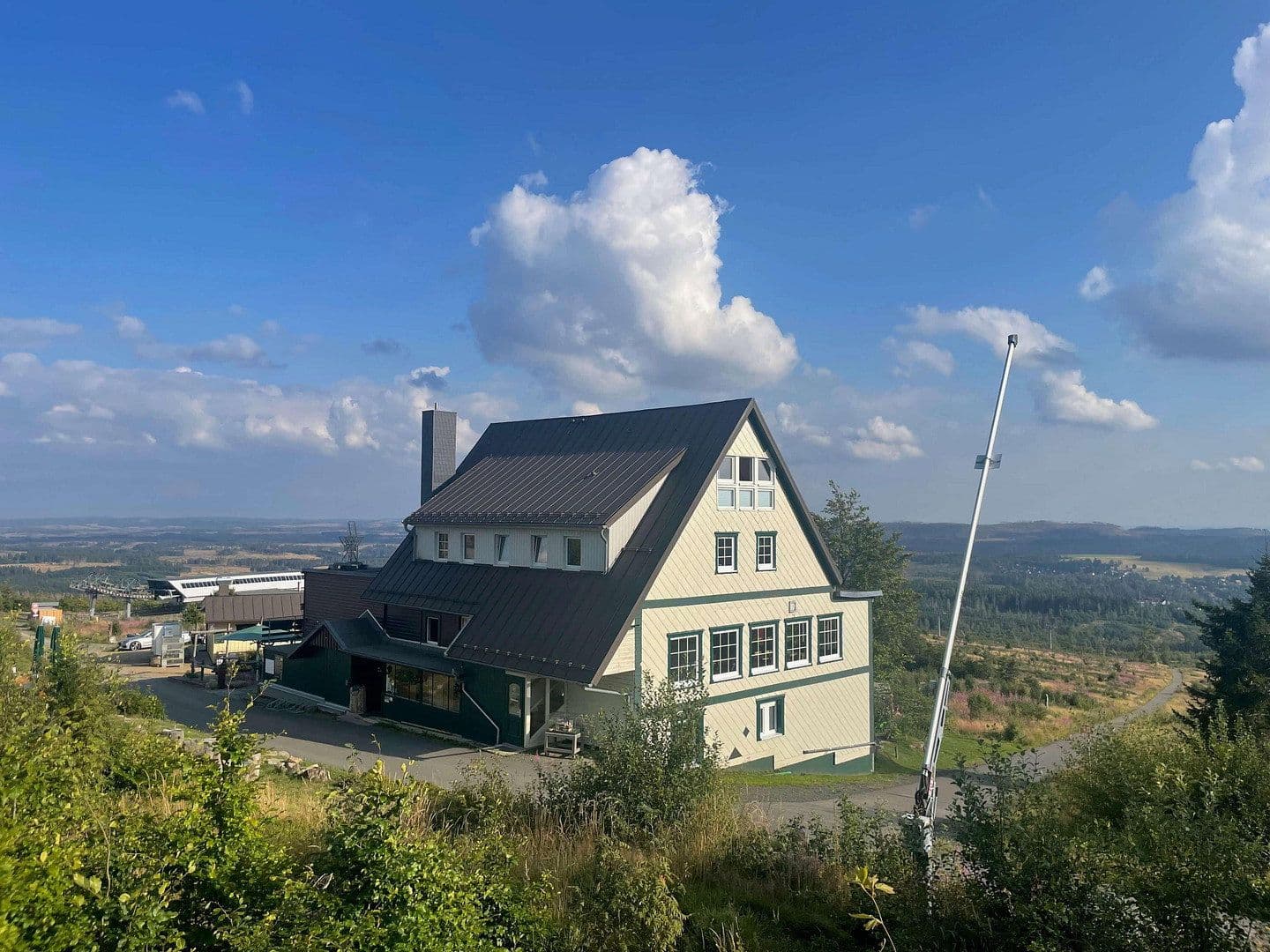 Predaj domu 460 m², pozemek 2.041 m², Rodelhaus 1, Braunlage, Dolné Sasko Predaj domu 460 m², pozemek 2.041 m², Rodelhaus 1, Braunlage, Dolné Sasko