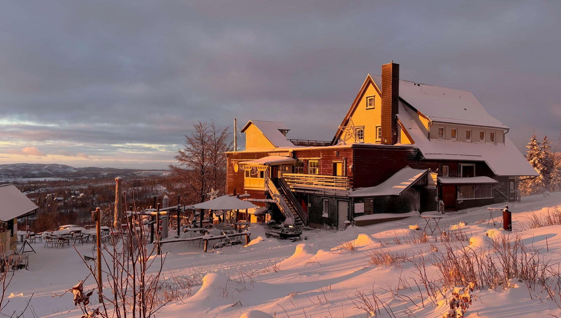 Predaj domu 460 m², pozemek 2.041 m², Rodelhaus 1, Braunlage, Dolné Sasko Predaj domu 460 m², pozemek 2.041 m², Rodelhaus 1, Braunlage, Dolné Sasko