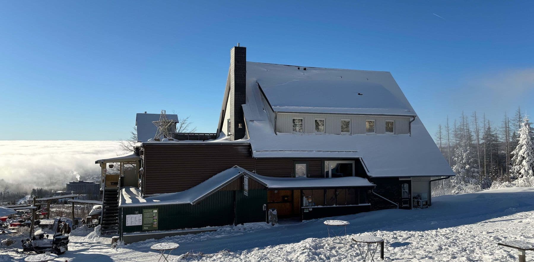 Predaj domu 460 m², pozemek 2.041 m², Rodelhaus 1, Braunlage, Dolné Sasko Predaj domu 460 m², pozemek 2.041 m², Rodelhaus 1, Braunlage, Dolné Sasko