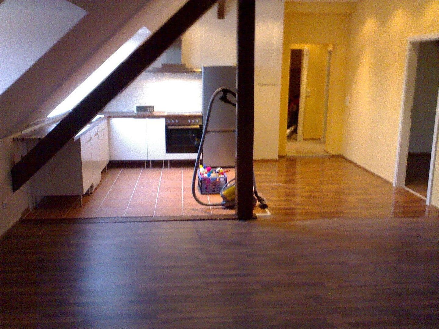 Prenájom bytu 3-izbový 100 m², Lübeck, Šlezvicko-Holštajnsko Prenájom bytu 3-izbový 100 m², Lübeck, Šlezvicko-Holštajnsko