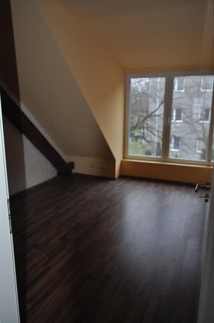 Prenájom bytu 3-izbový 100 m², Lübeck, Šlezvicko-Holštajnsko Prenájom bytu 3-izbový 100 m², Lübeck, Šlezvicko-Holštajnsko