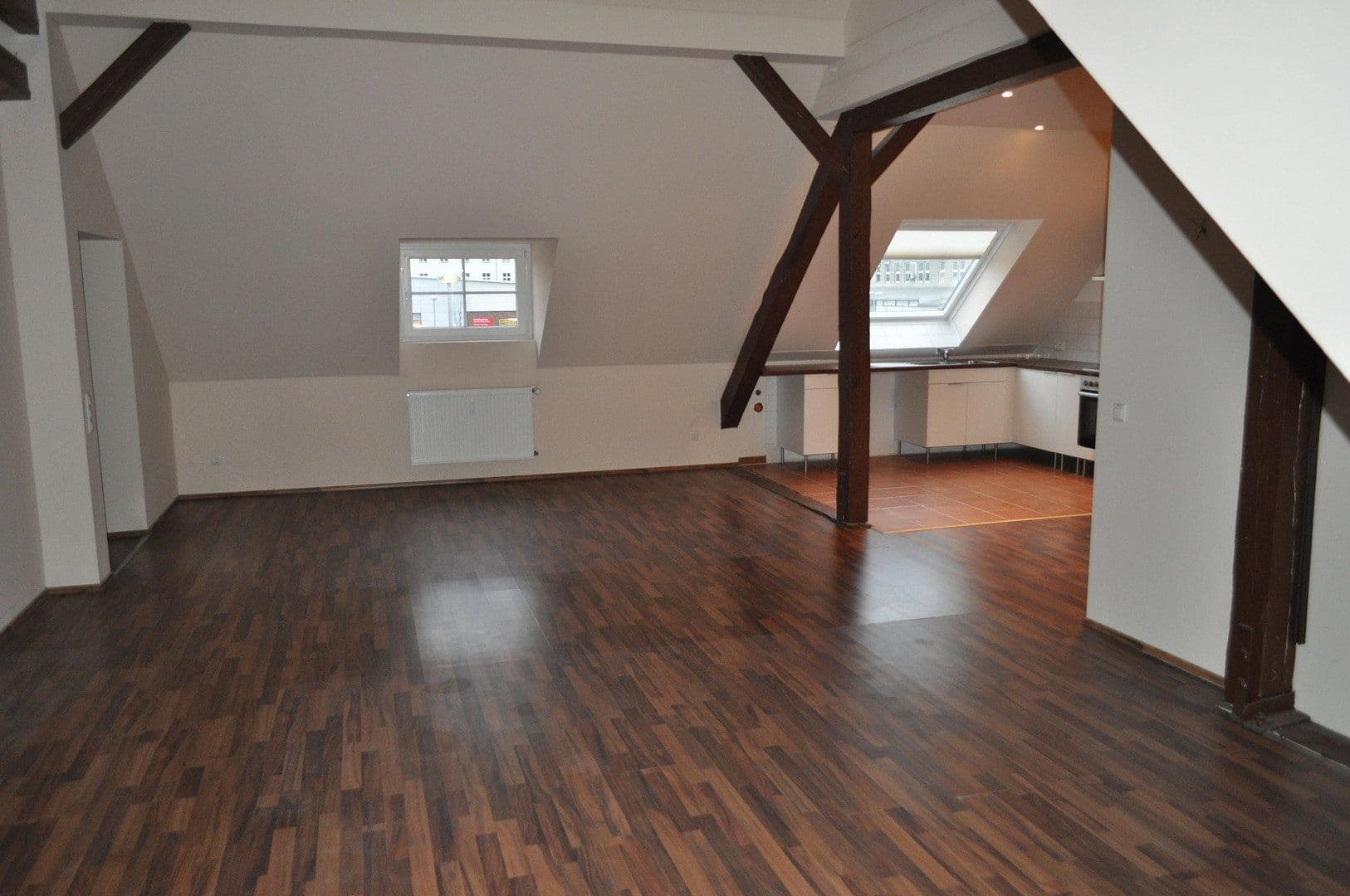 Prenájom bytu 3-izbový 100 m², Lübeck, Šlezvicko-Holštajnsko Prenájom bytu 3-izbový 100 m², Lübeck, Šlezvicko-Holštajnsko