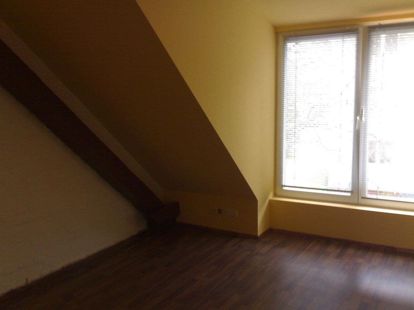 Prenájom bytu 3-izbový 100 m², Lübeck, Šlezvicko-Holštajnsko Prenájom bytu 3-izbový 100 m², Lübeck, Šlezvicko-Holštajnsko