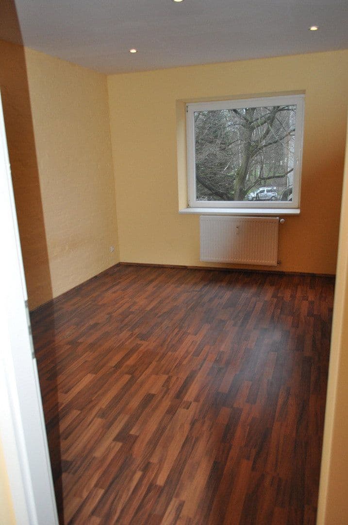 Prenájom bytu 3-izbový 100 m², Lübeck, Šlezvicko-Holštajnsko Prenájom bytu 3-izbový 100 m², Lübeck, Šlezvicko-Holštajnsko