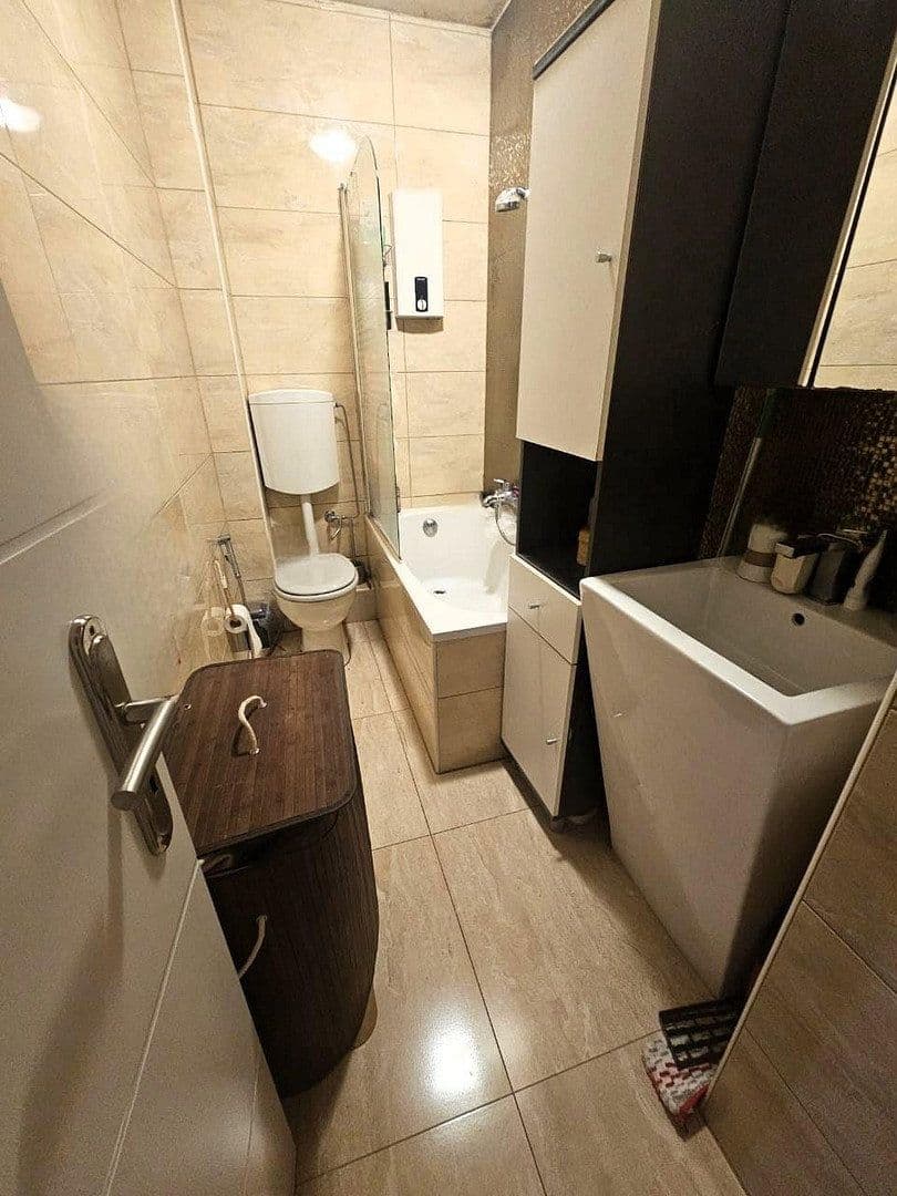 Prenájom bytu 3-izbový 75 m², Faulenstraße 46, Bremen, Brémy Prenájom bytu 3-izbový 75 m², Faulenstraße 46, Bremen, Brémy