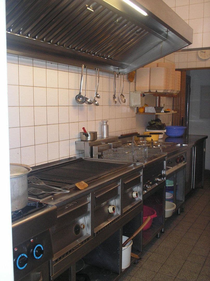 Predaj nebytového priestoru 450 m², Wunstorf, Dolné Sasko Predaj nebytového priestoru 450 m², Wunstorf, Dolné Sasko