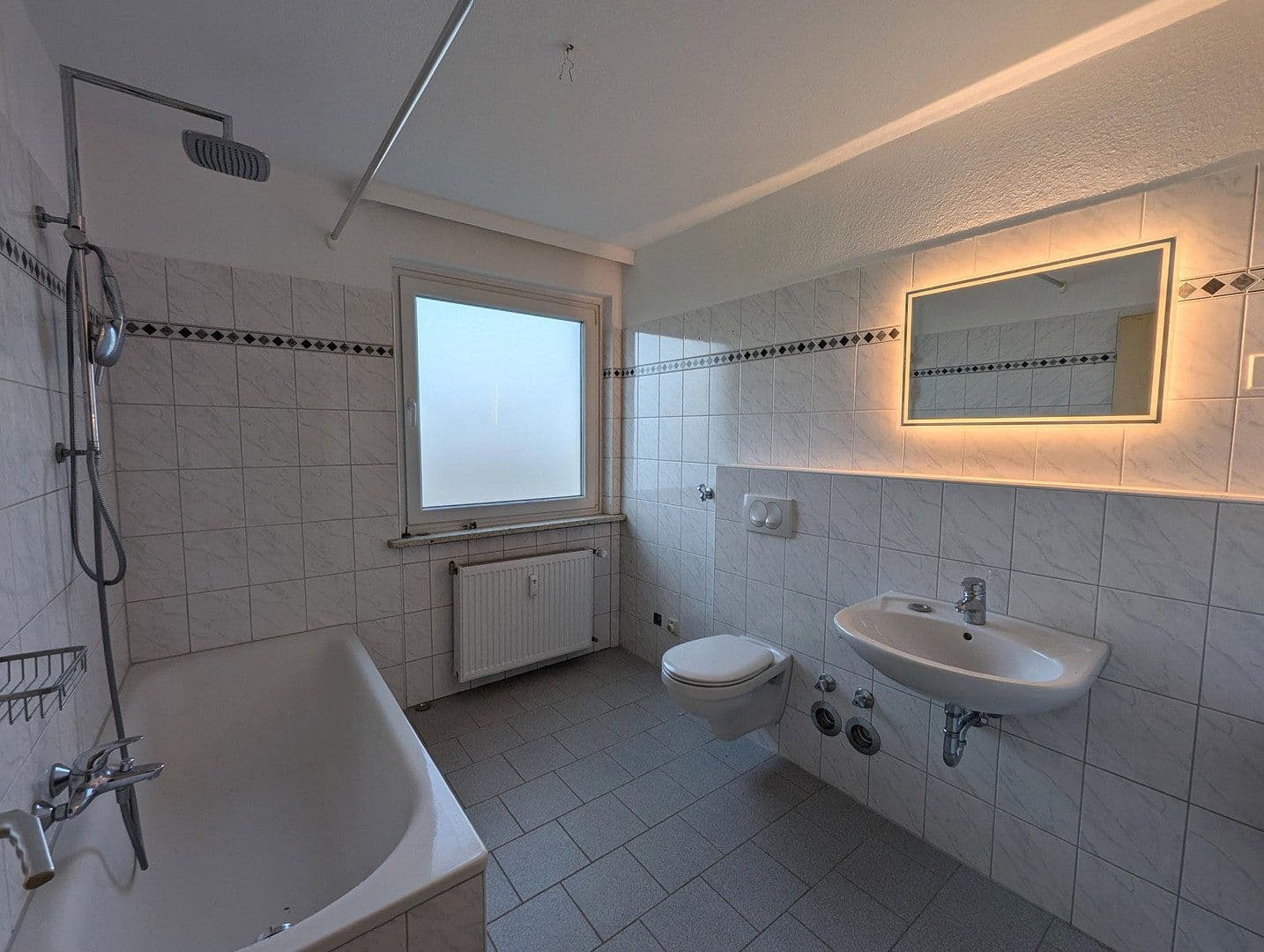 Prenájom bytu 3-izbový 95 m², Bremerhaven, Brémy Prenájom bytu 3-izbový 95 m², Bremerhaven, Brémy