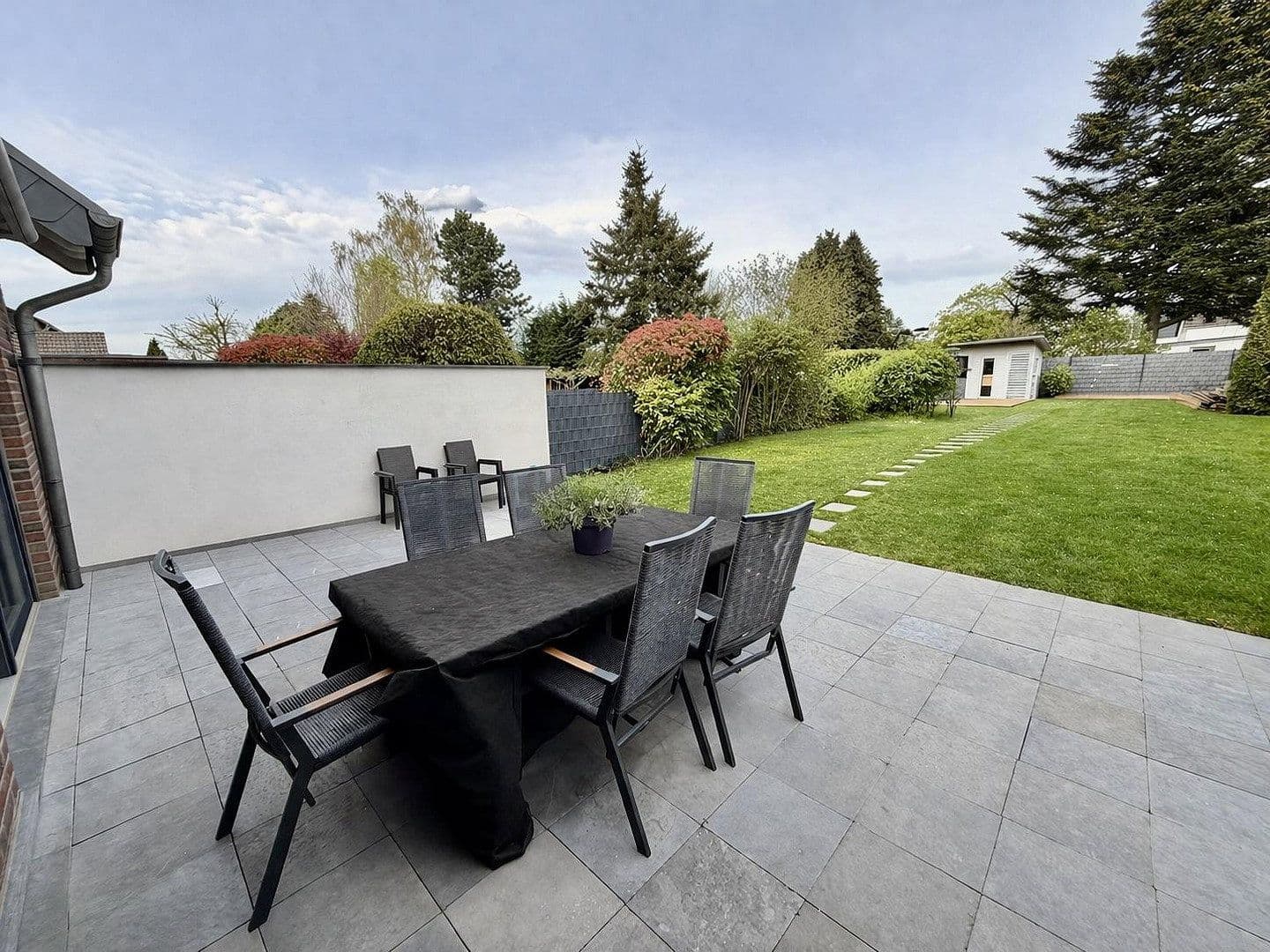 Prenájom domu 237 m², pozemek 588 m², Würselen, Severné Porýnie - Westfálsko Prenájom domu 237 m², pozemek 588 m², Würselen, Severné Porýnie - Westfálsko