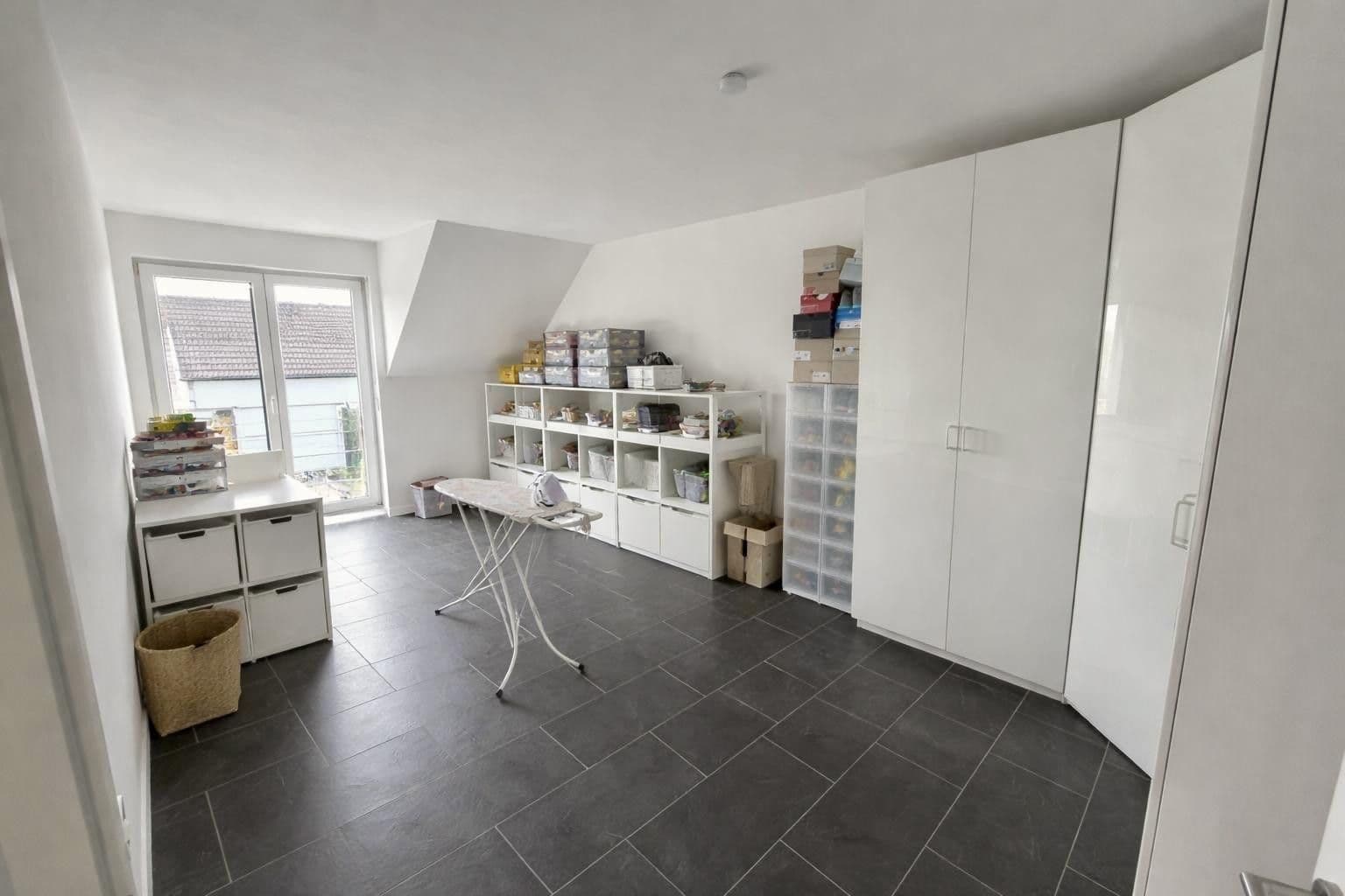 Prenájom domu 237 m², pozemek 588 m², Würselen, Severné Porýnie - Westfálsko Prenájom domu 237 m², pozemek 588 m², Würselen, Severné Porýnie - Westfálsko