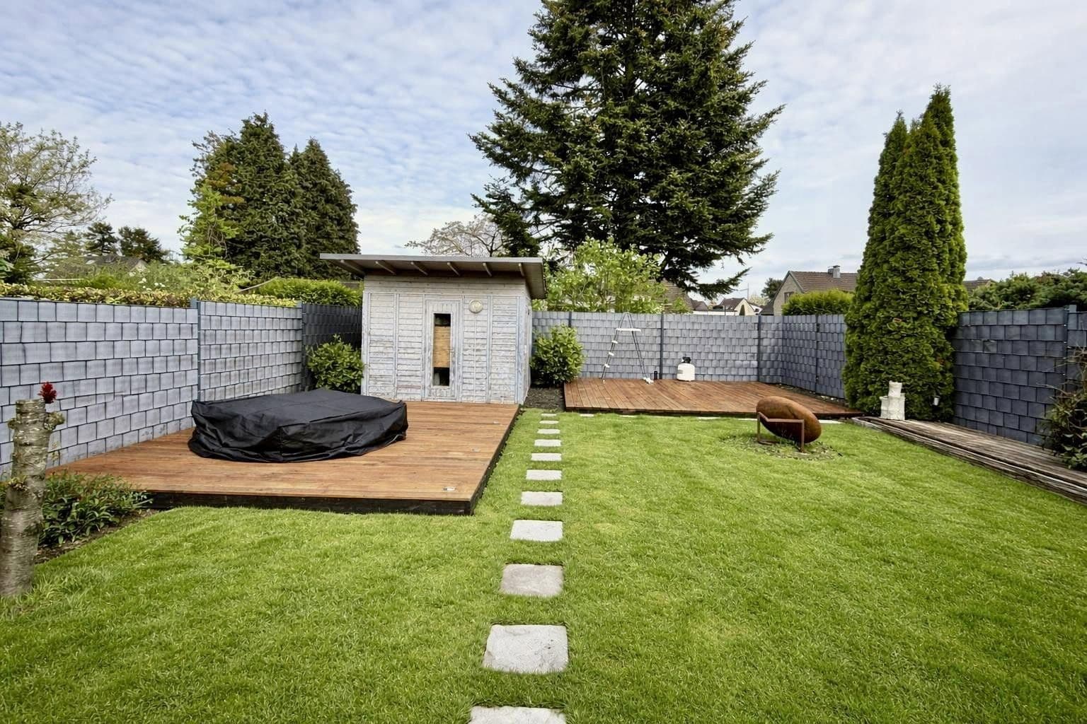 Prenájom domu 237 m², pozemek 588 m², Würselen, Severné Porýnie - Westfálsko Prenájom domu 237 m², pozemek 588 m², Würselen, Severné Porýnie - Westfálsko