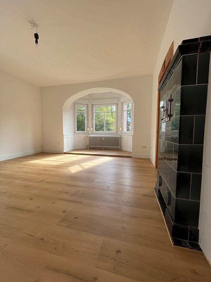 Prenájom bytu 3-izbový 100 m², Mosbach, Bádensko-Wurttembersko Prenájom bytu 3-izbový 100 m², Mosbach, Bádensko-Wurttembersko