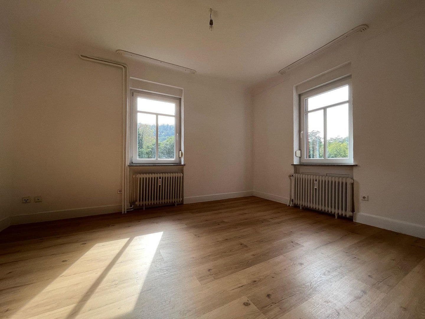 Prenájom bytu 3-izbový 100 m², Mosbach, Bádensko-Wurttembersko Prenájom bytu 3-izbový 100 m², Mosbach, Bádensko-Wurttembersko