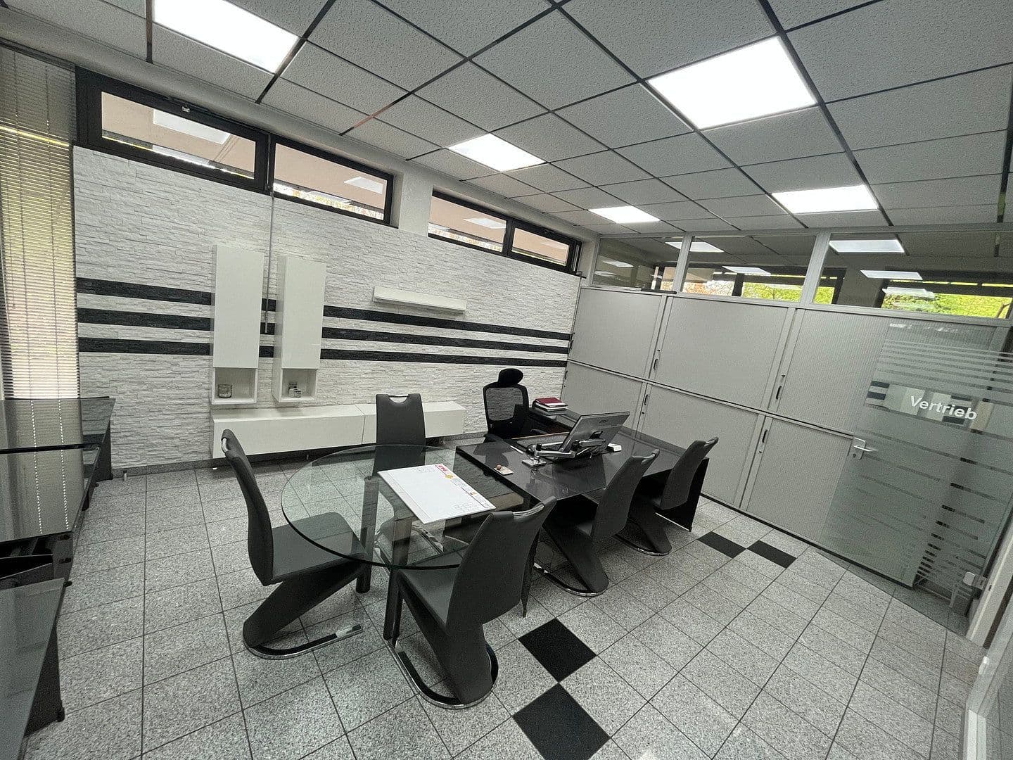 Prenájom kancelárie 250 m², Elbinger Straße 14a, Karlsruhe, Bádensko-Wurttembersko Prenájom kancelárie 250 m², Elbinger Straße 14a, Karlsruhe, Bádensko-Wurttembersko