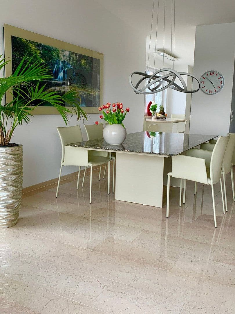 Predaj domu 224 m², pozemek 303 m², Tettnang, Bádensko-Wurttembersko Predaj domu 224 m², pozemek 303 m², Tettnang, Bádensko-Wurttembersko