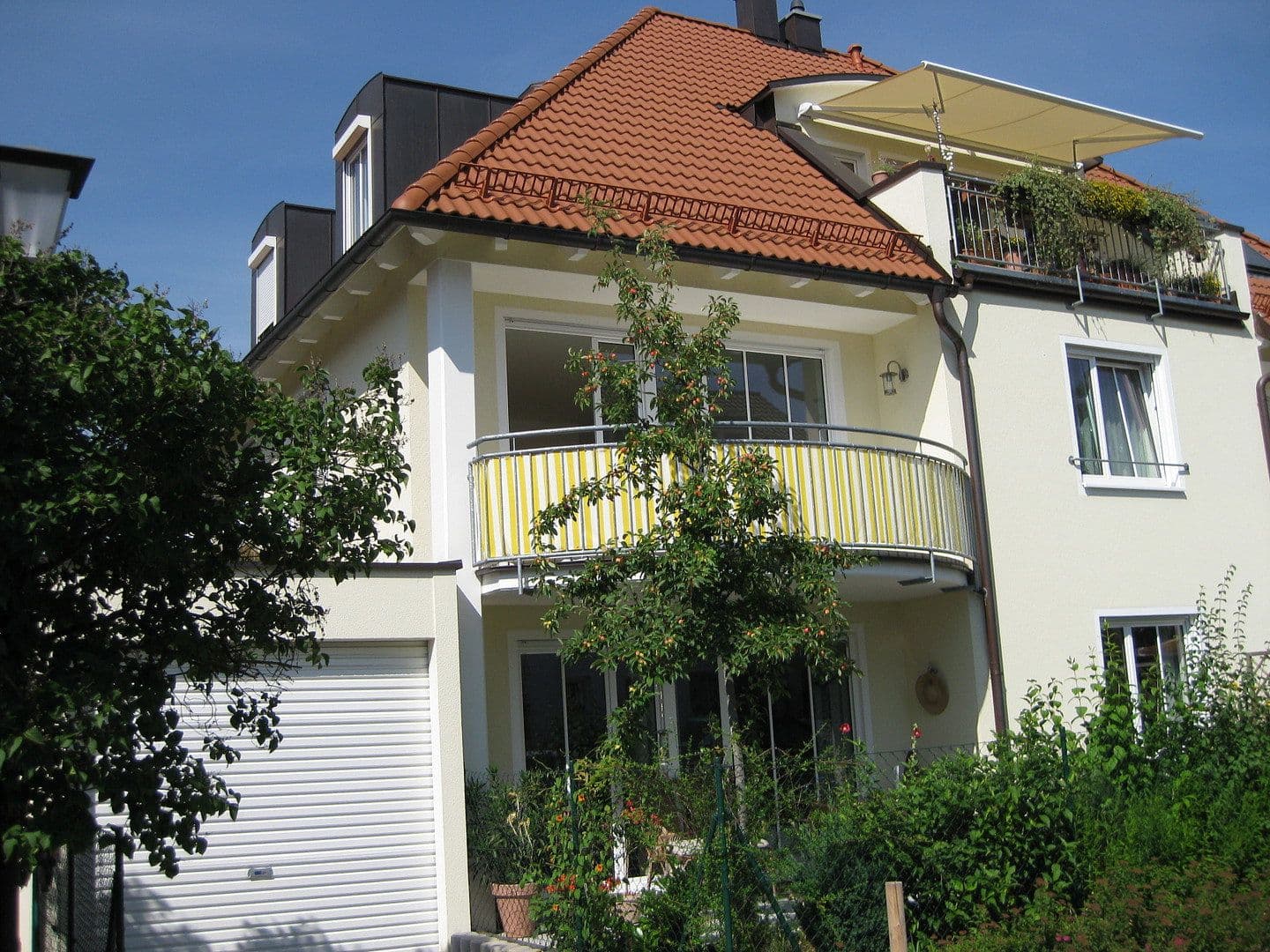 Prenájom bytu 2-izbový 54 m², München, Bavorsko Prenájom bytu 2-izbový 54 m², München, Bavorsko