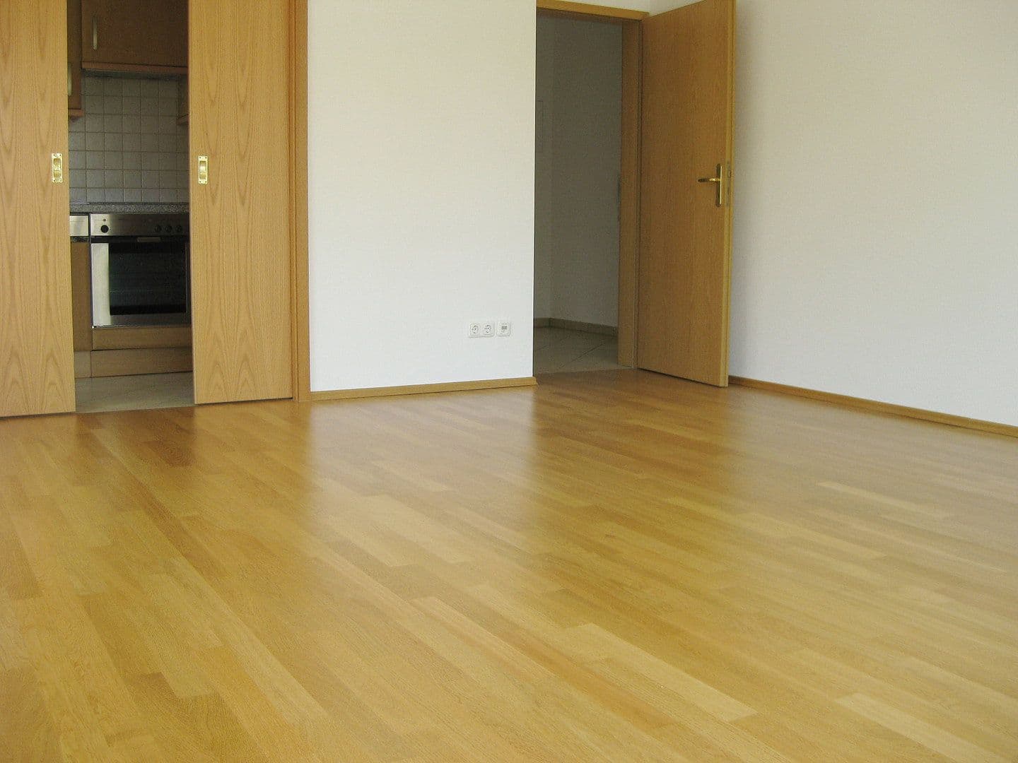 Prenájom bytu 2-izbový 54 m², München, Bavorsko Prenájom bytu 2-izbový 54 m², München, Bavorsko