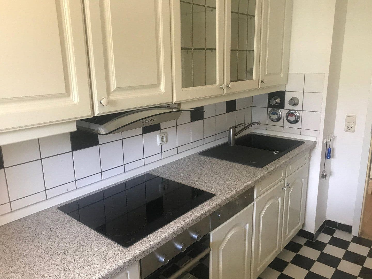 Prenájom bytu 2-izbový 61 m², R.-Breitscheid-Str., Fürstenwalde/Spree, Brandenbursko Prenájom bytu 2-izbový 61 m², R.-Breitscheid-Str., Fürstenwalde/Spree, Brandenbursko