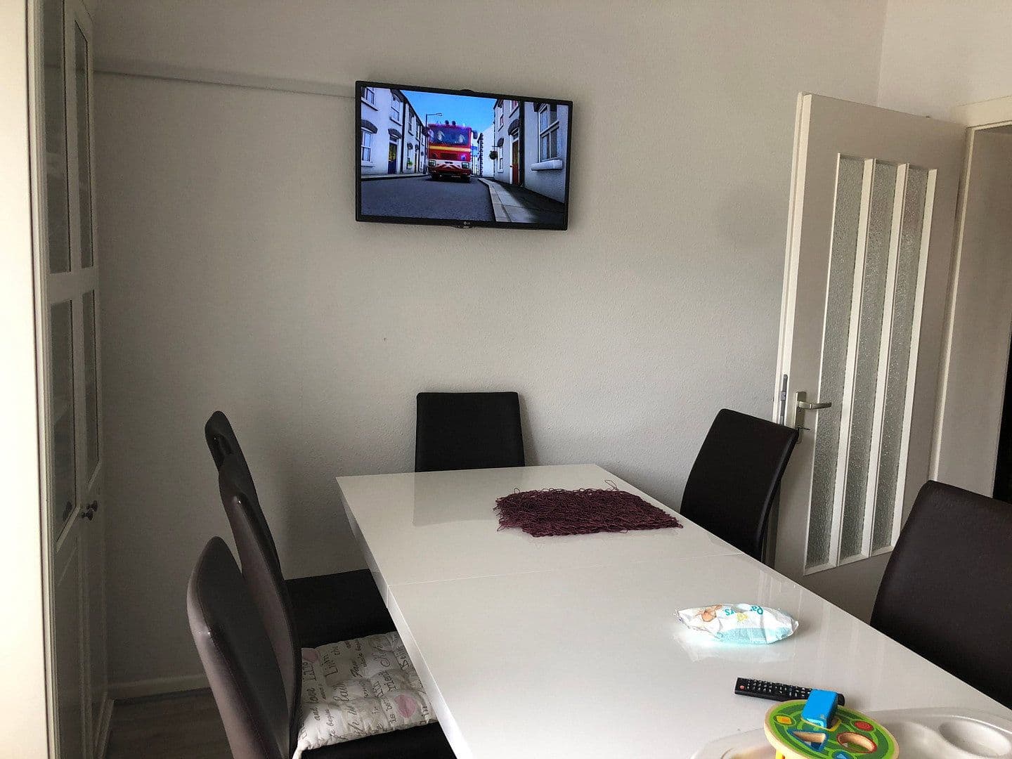 Prenájom bytu 2-izbový 70 m², Bismarckstr. 51, Remscheid, Severné Porýnie - Westfálsko Prenájom bytu 2-izbový 70 m², Bismarckstr. 51, Remscheid, Severné Porýnie - Westfálsko