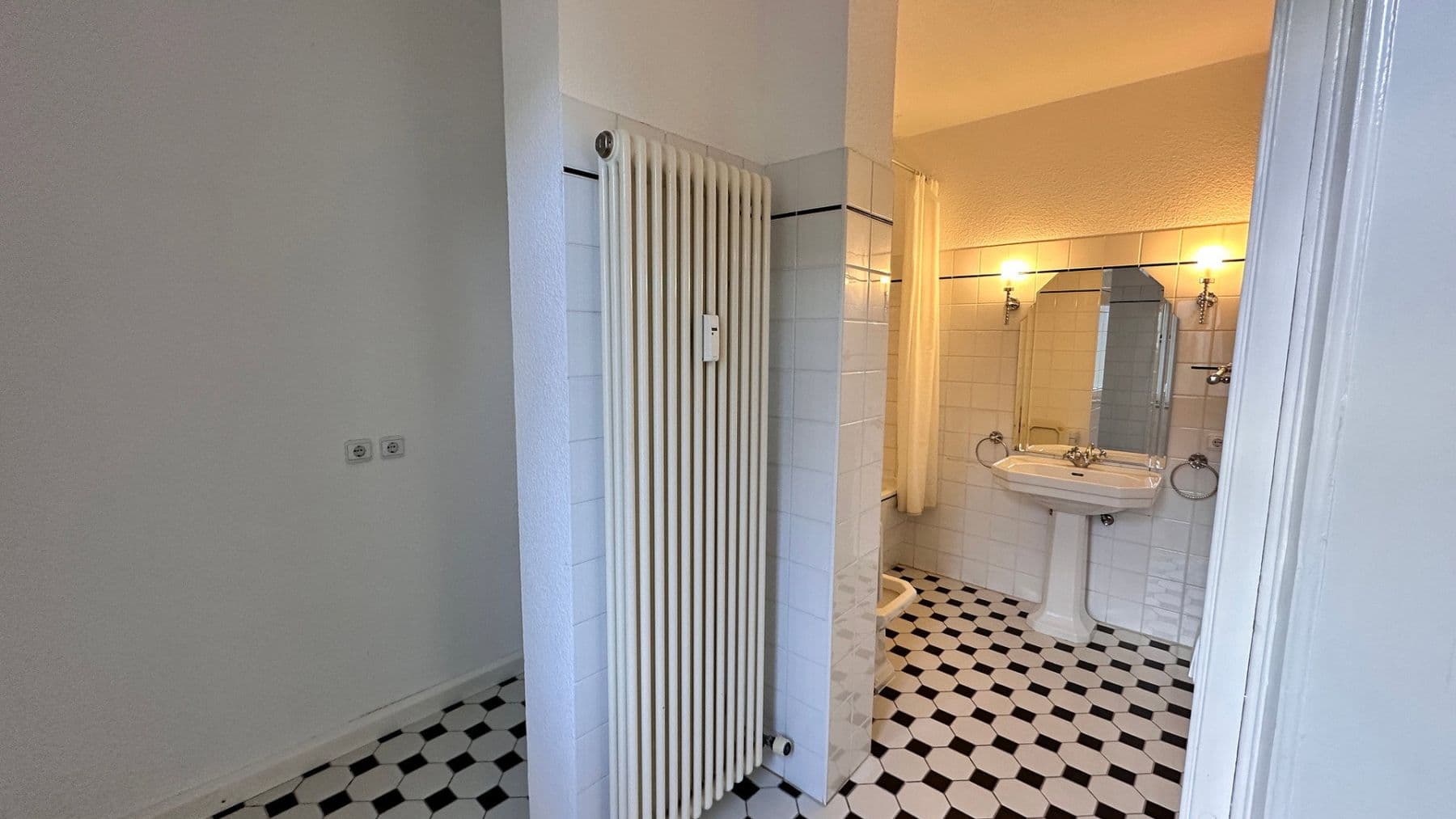 Prenájom bytu 3-izbový 80 m², Suhler Chaussee 21, Suhl OT Schmiedefeld am Rennsteig, Durínsko Prenájom bytu 3-izbový 80 m², Suhler Chaussee 21, Suhl OT Schmiedefeld am Rennsteig, Durínsko