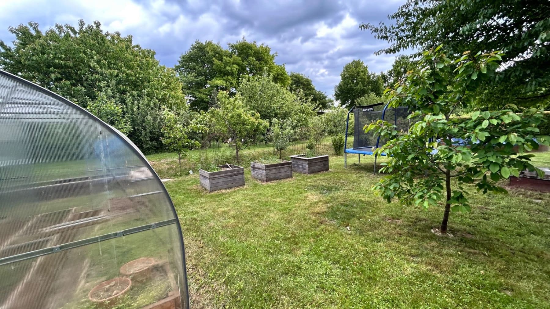 Predaj rekreačného objektu 16 m², pozemek 310 m², Zahrádkářská osada Třešňovka, Hradec Králové, Královéhradecký kraj Predaj rekreačného objektu 16 m², pozemek 310 m², Zahrádkářská osada Třešňovka, Hradec Králové, Královéhradecký kraj